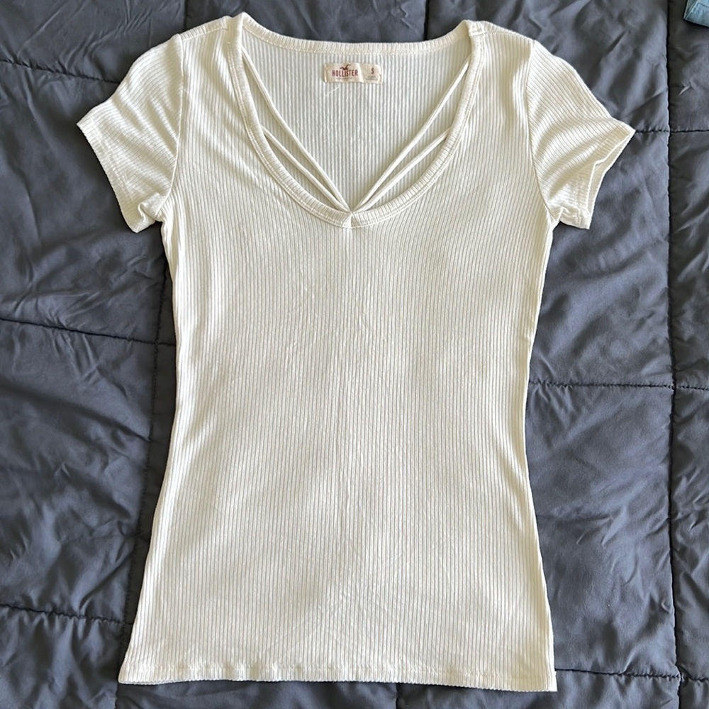 V-neck strappy shirt